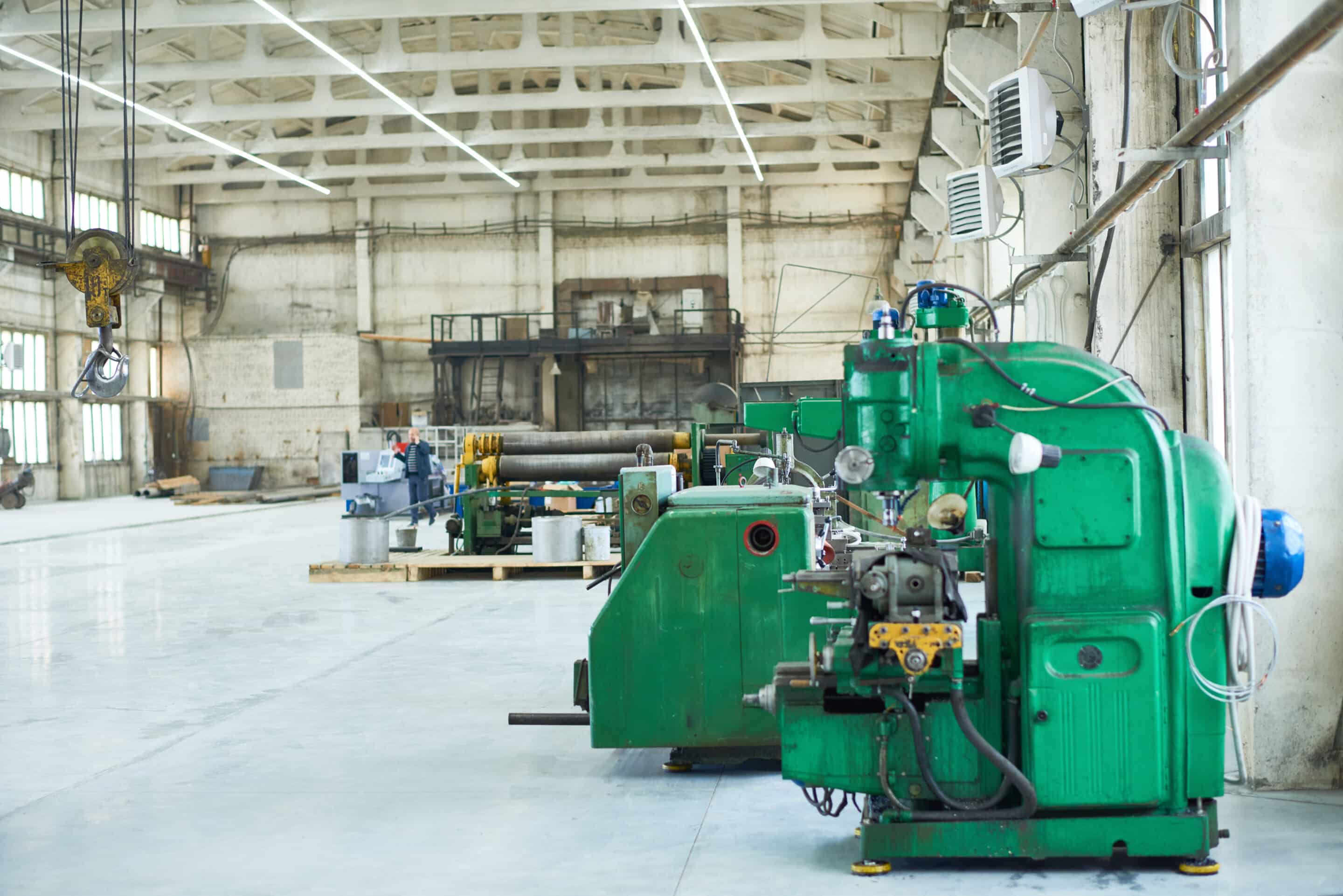 Industrial manufacturing equipment for OEE tracking and performance monitoring